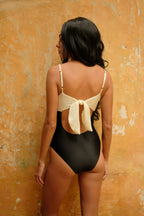 SOLE MÍO ONE PIECE BLACK & WHITE